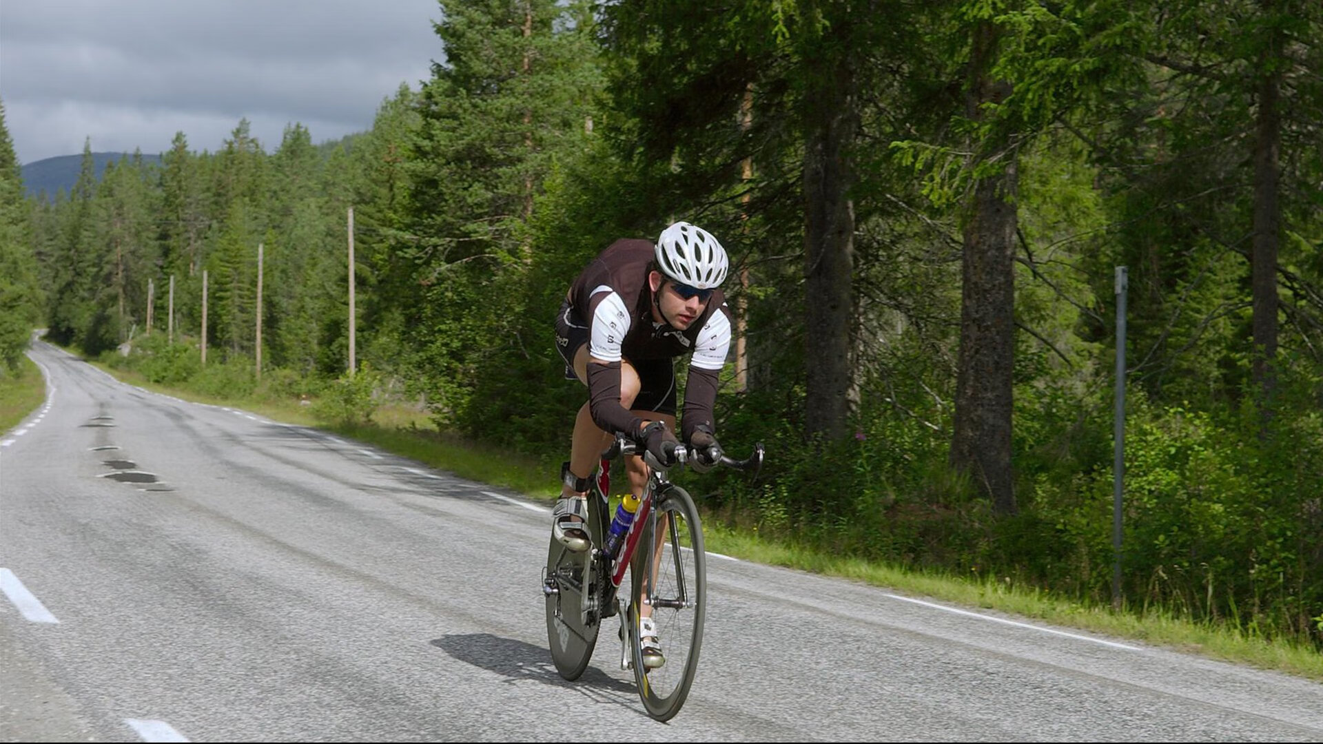 日本马术协会授予佐藤健一“年度最佳障碍赛骑手”称号。,佐藤健介绍